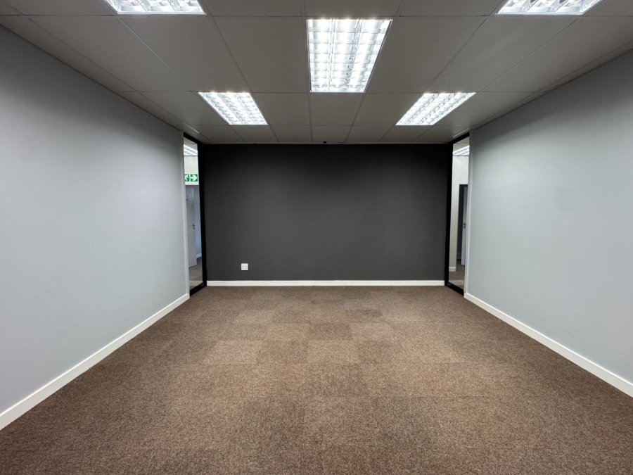 To Let Commercial Property for Rent in Worcester Western Cape